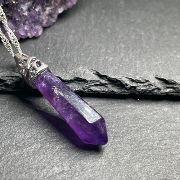 Purple Amethyst Crystal Pendant Necklace - Picture 4 of 12